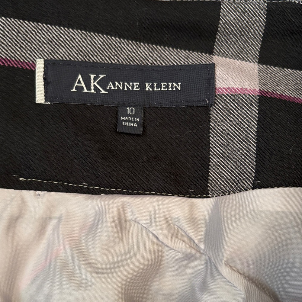 Anne Klein Plaid Pencil Skirt in Black, Gray, and Pink - Picture 2 of 6